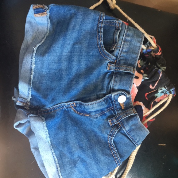 Size 10 cute jeans shorts - Picture 1 of 4